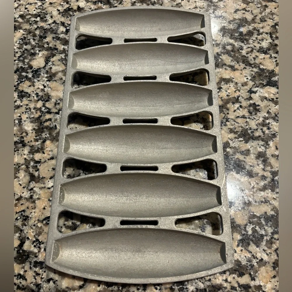 Wagner #6 Vienna Roll Pan Type I Ghost H markings